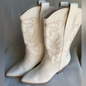 Oasis Society Cream Western Cowboy / Cowgirl Boots